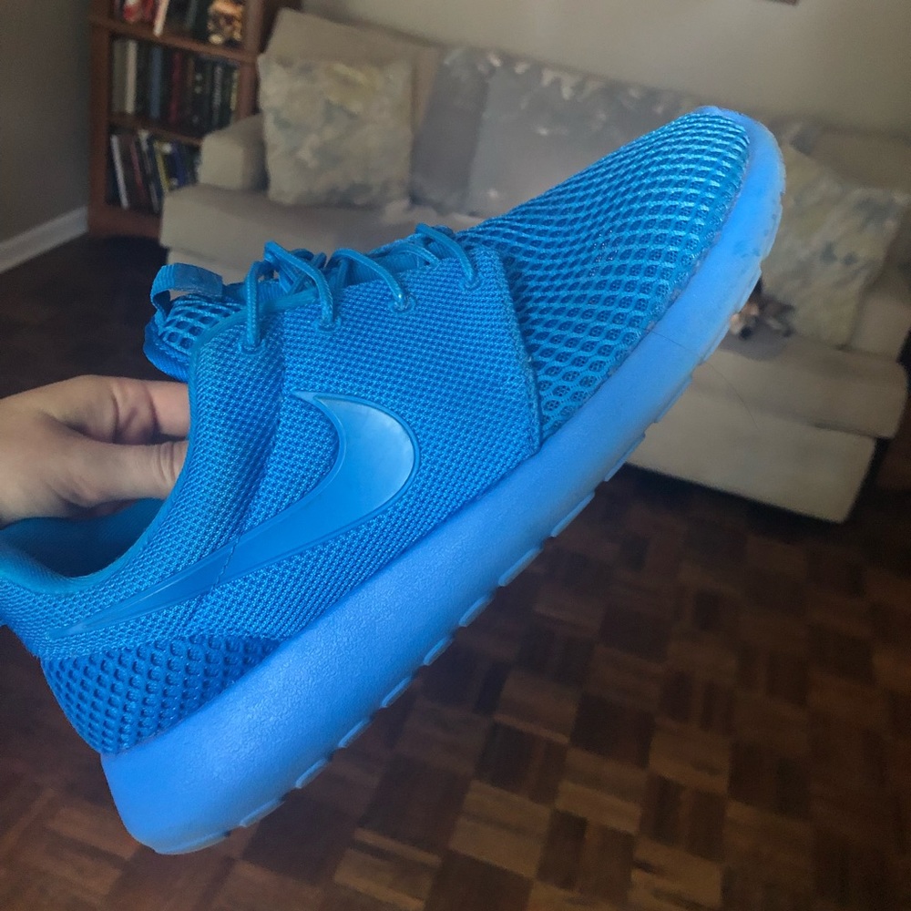 Men’s Nike Roshe Sneakers